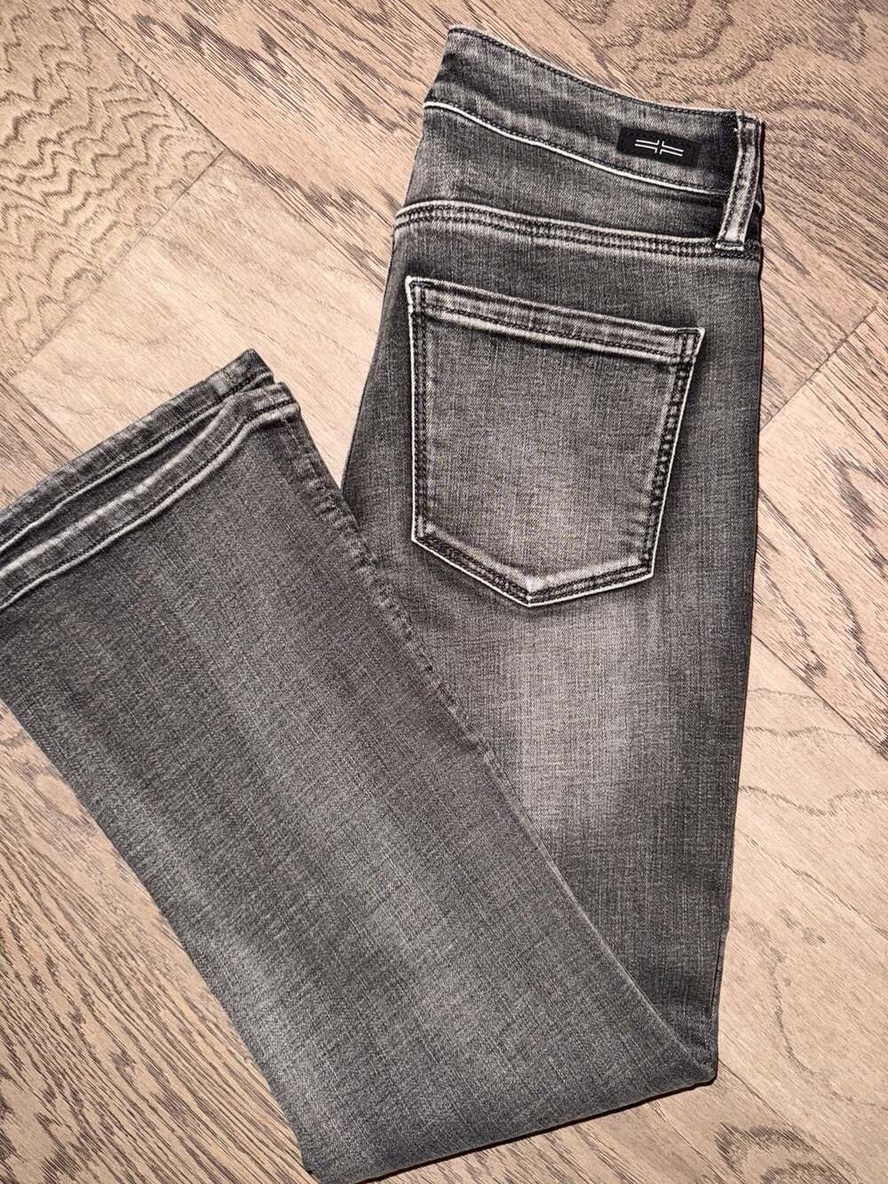 Liverpool Los Angeles The Crop Flare Gray Denim Jeans Size 25/0